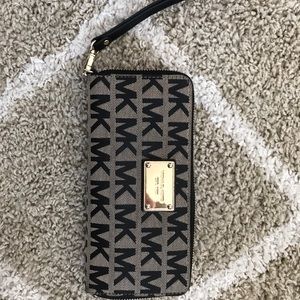 Michael Kors wallet
